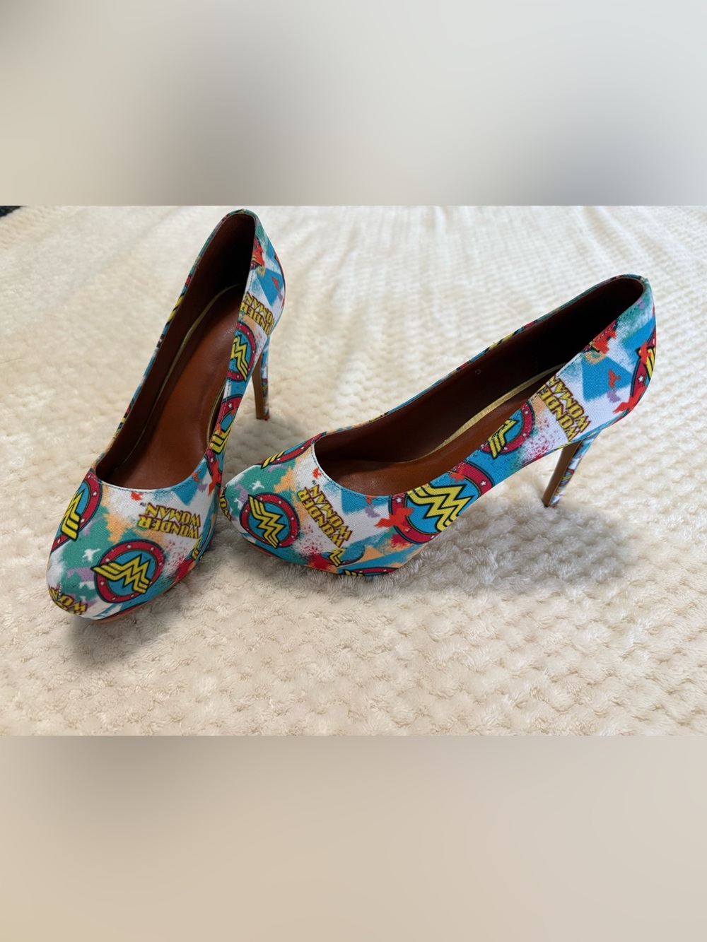 Wonder Woman Graphic Platform High Heel Shoes Size 9